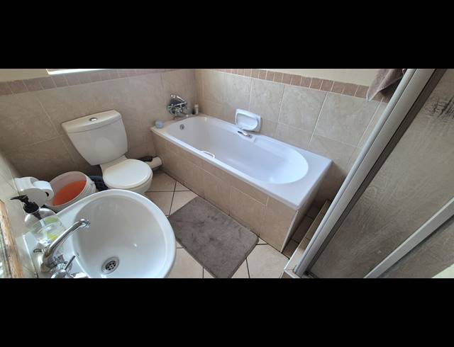 2 BEDROOM APARTMENT FOR SALE IN NOORDWYK